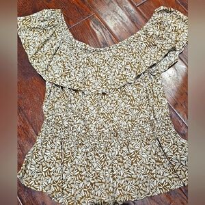 Old Navy Woman's Off Shoulder Smocked Ruffled Neckline cinched waist Large Top